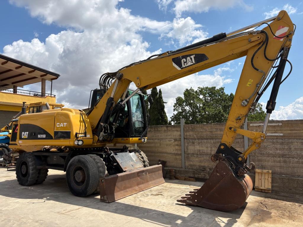 Caterpillar M315D Photo 5
