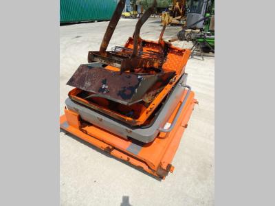Hood and body panel for Hitachi LX170 sold by OLM 90 Srl