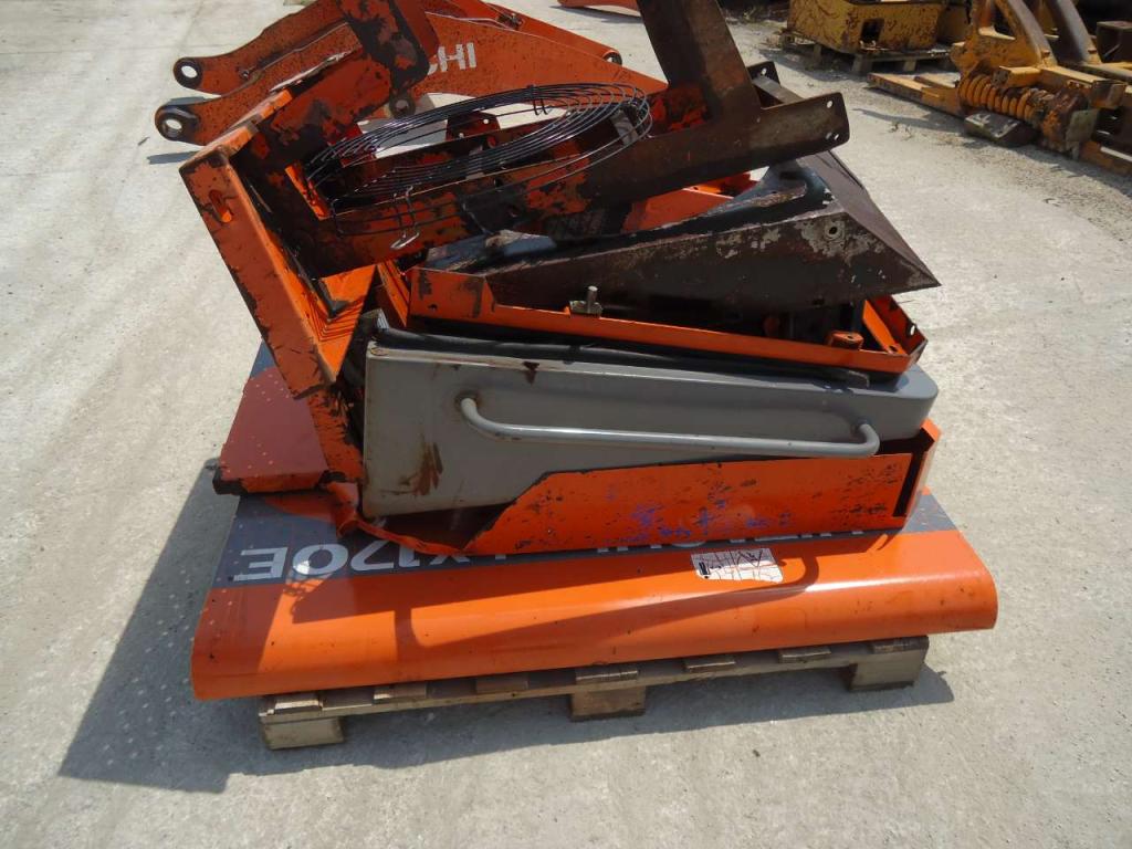 Hood and body panel for Hitachi LX170 Photo 3