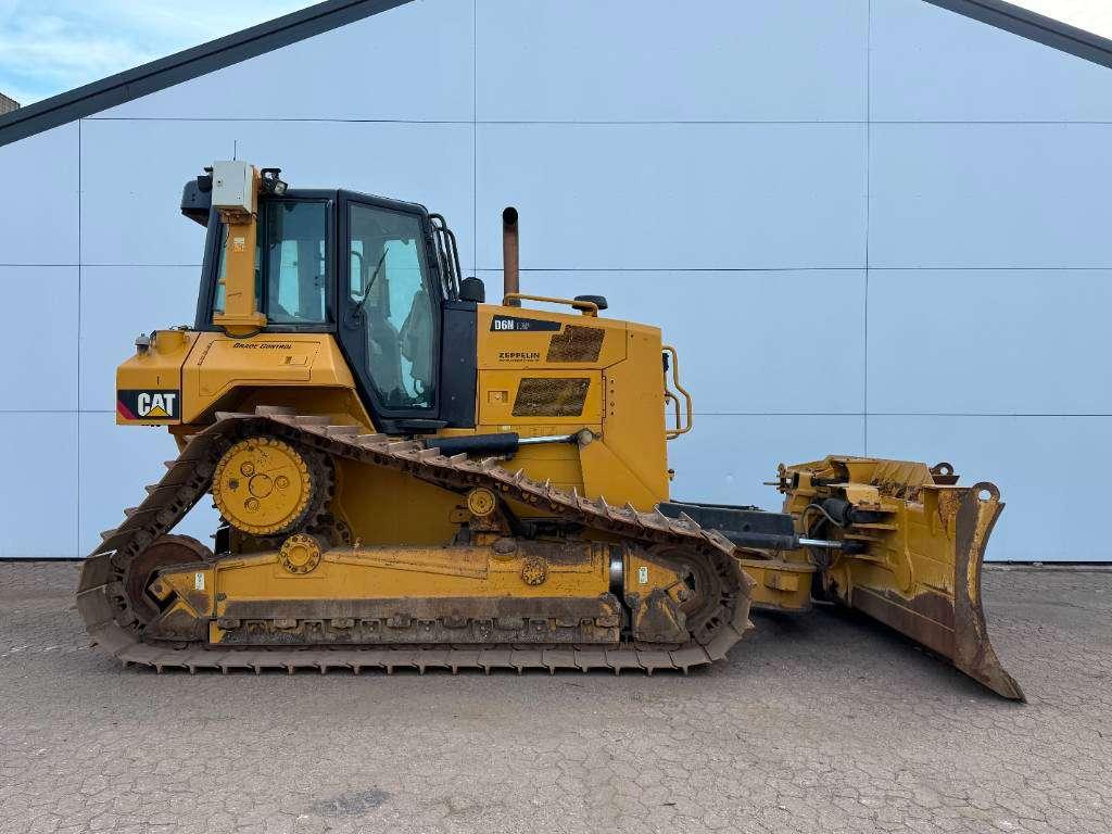 Caterpillar D6N LGP - German Machine / Folding Blade Photo 6