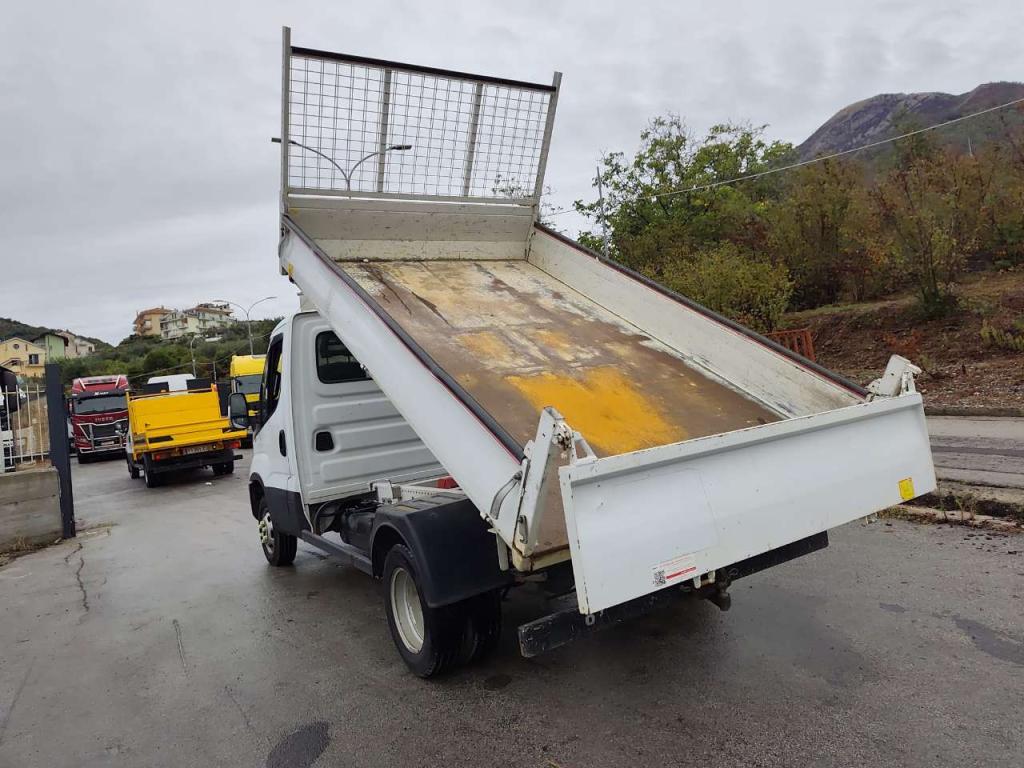 Iveco DAILY 35-140 Photo 27