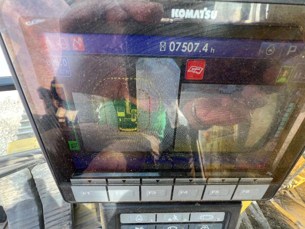 Komatsu PC290NLC-11E0 Photo 17