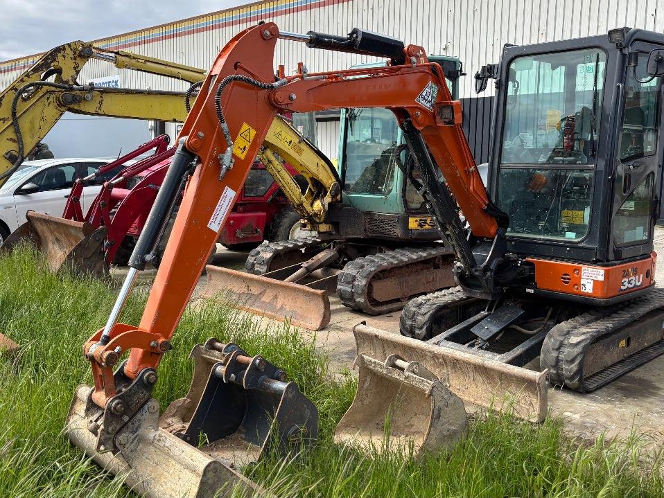 Hitachi Zaxis U33-6 Photo 2