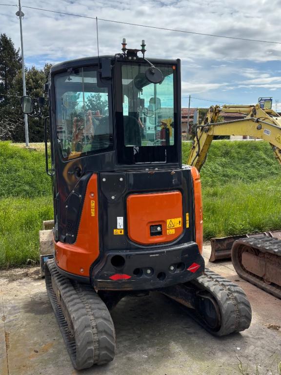 Hitachi Zaxis U33-6 Photo 3