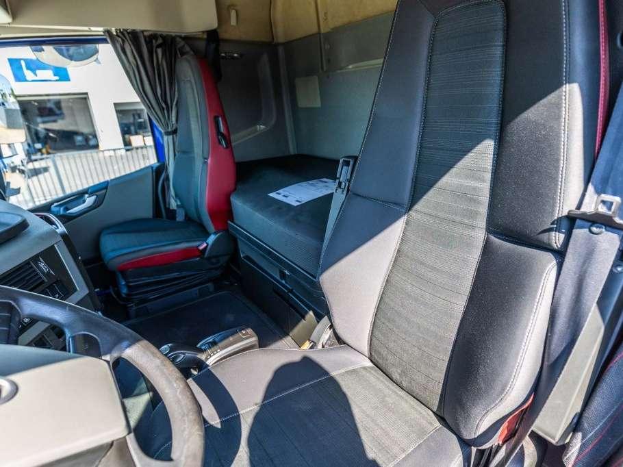 Volvo FH 420 Photo 15