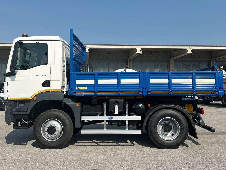 Man TGM 13.250 4x4 Photo 2