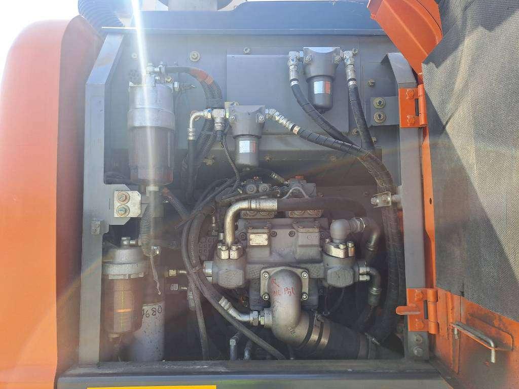 Hitachi ZX170W-5B Photo 19