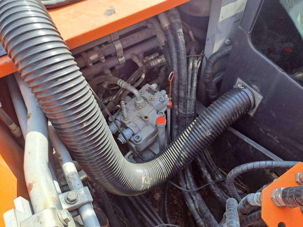 Hitachi ZX170W-5B Photo 28