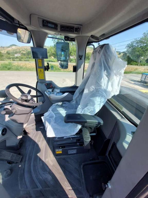 New Holland W170D Photo 9