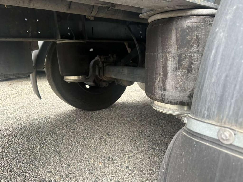 CIR Container chassis semi-trailer Photo 10