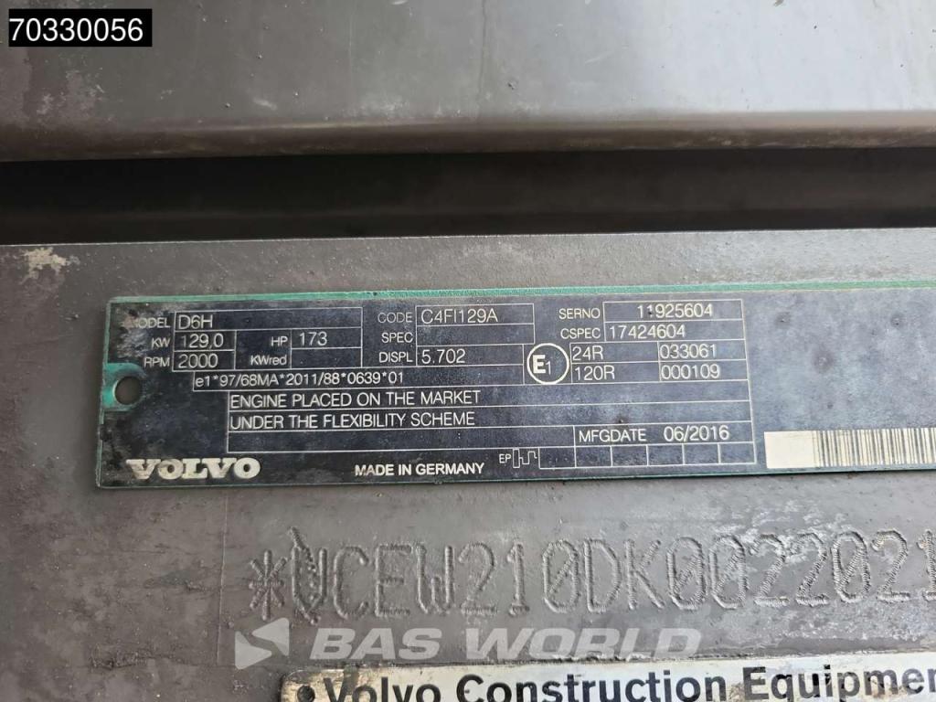 Volvo EW210 D Outrigers + Blade Photo 23