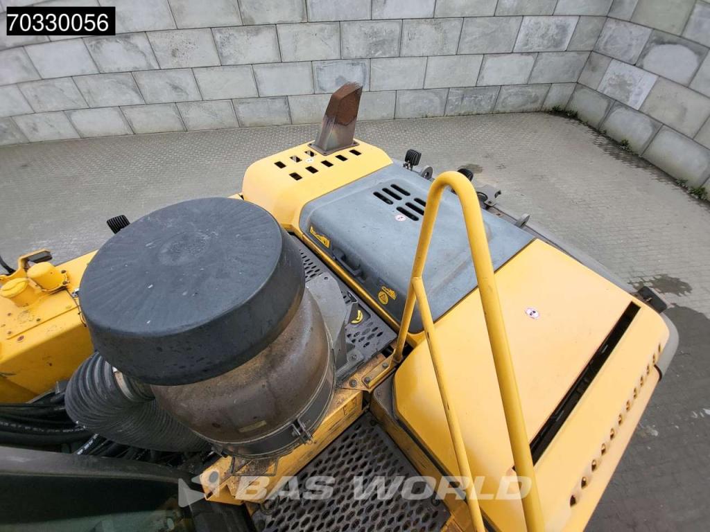 Volvo EW210 D Outrigers + Blade Photo 28