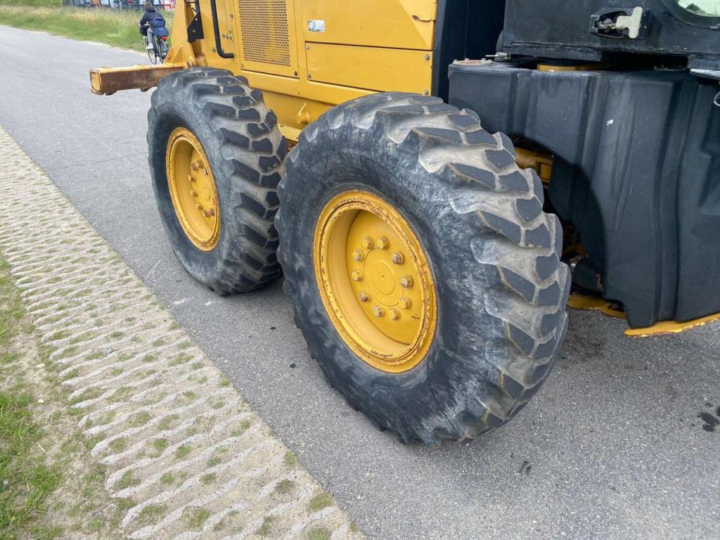 Caterpillar 140M Ripper + Pushblock Photo 10