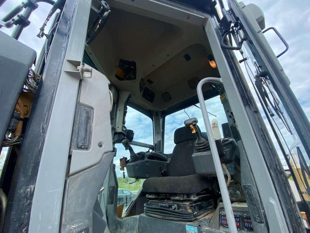 Caterpillar 140M Ripper + Pushblock Photo 16