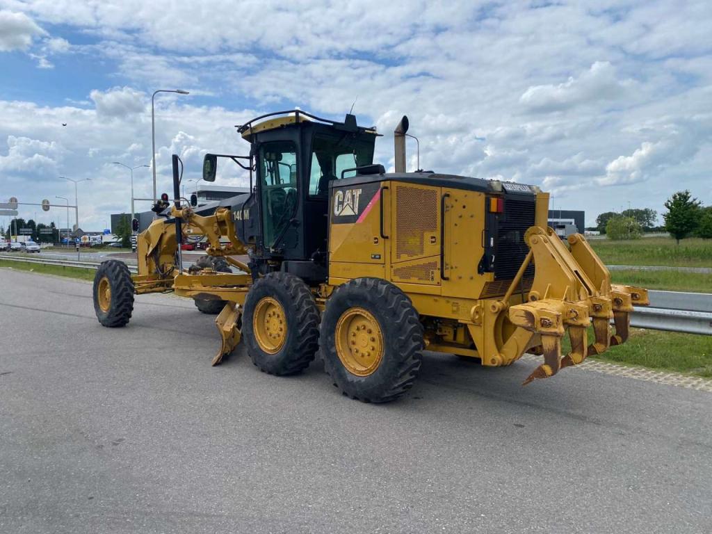 Caterpillar 140M Ripper + Pushblock Photo 3
