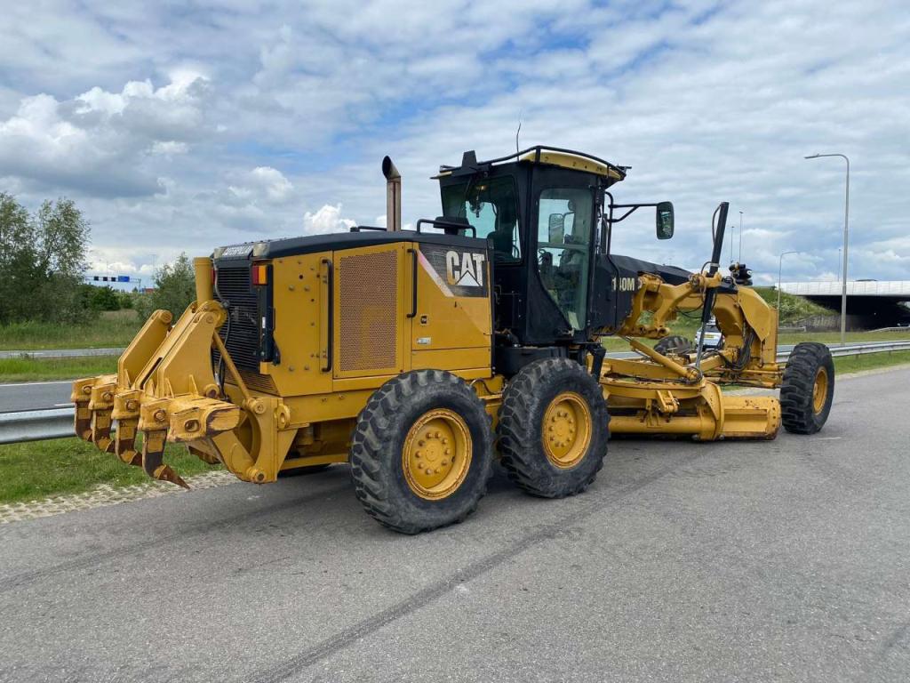 Caterpillar 140M Ripper + Pushblock Photo 4
