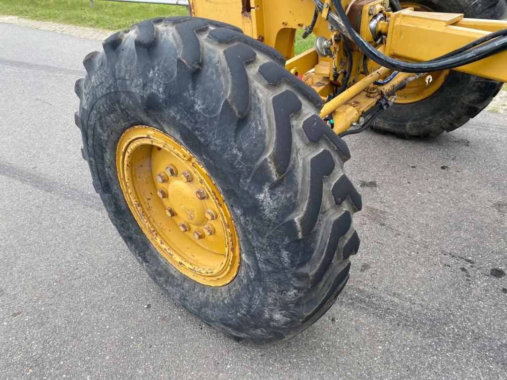 Caterpillar 140M Ripper + Pushblock Photo 7