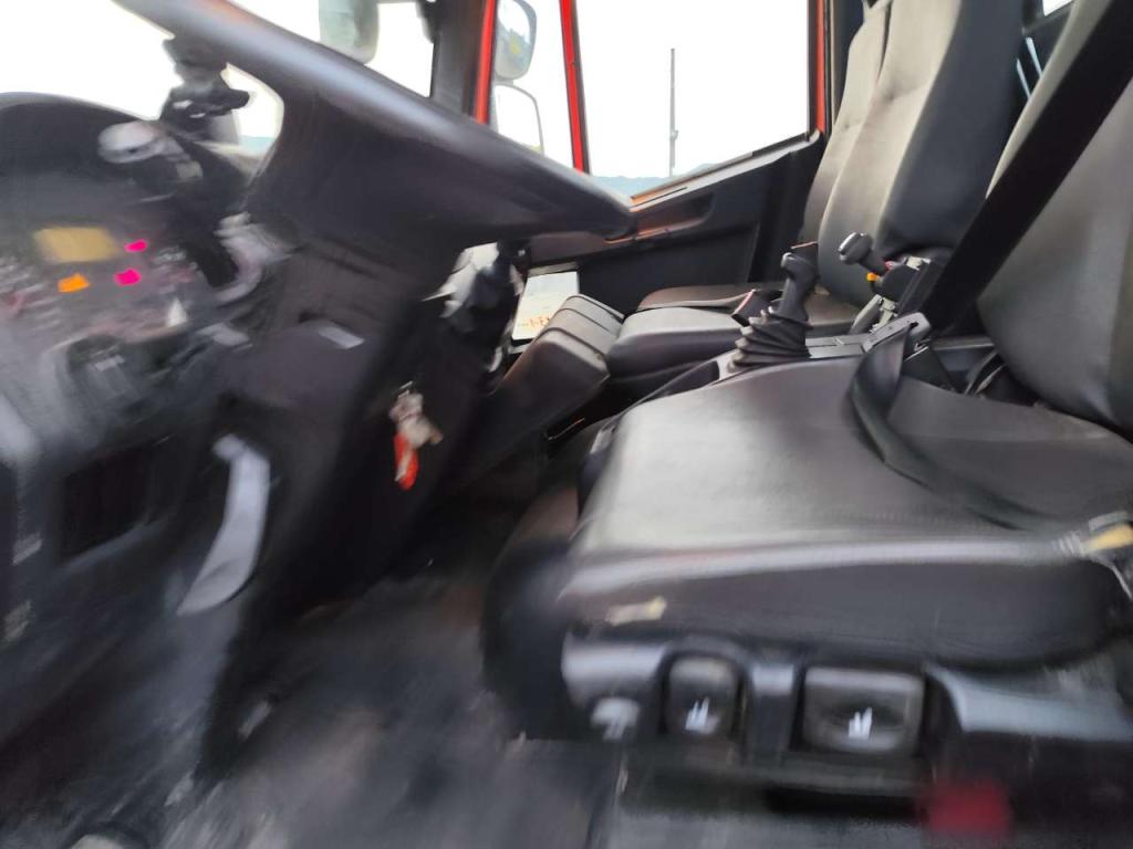 Iveco EUROCARGO 120-190L Photo 14