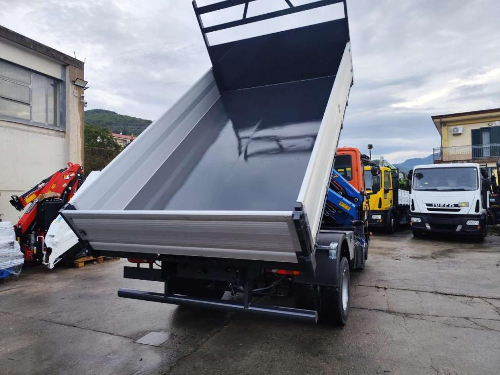 Iveco EUROCARGO 120-190L Photo 2