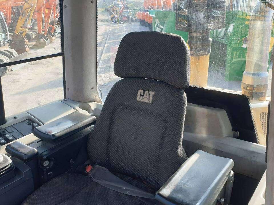 Caterpillar 963D Photo 5