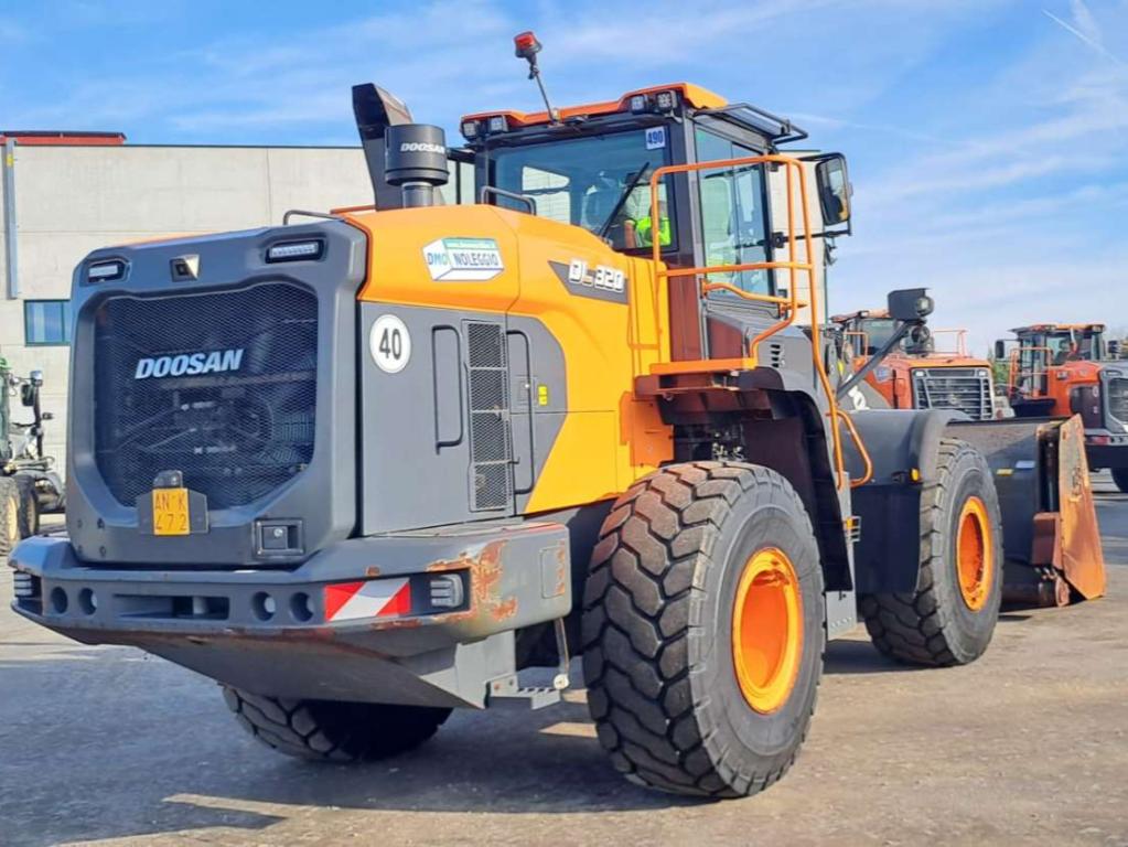 Doosan DL320-7 Photo 5