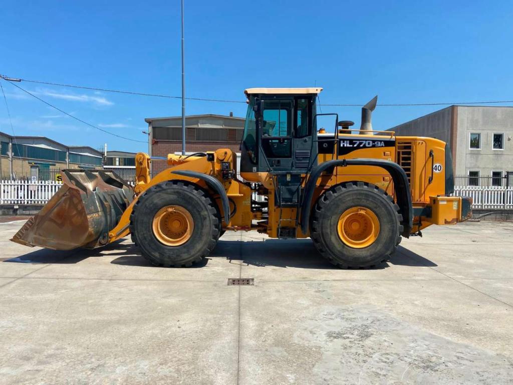 Hyundai HL 770-9A Photo 1
