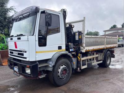Iveco 180E28 Ribaltabile + Gru 43 q.li sold by G.M. Service srl