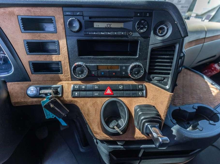Mercedes-Benz ACTROS 1845 LS Photo 16