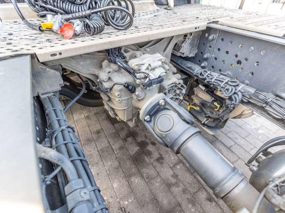Mercedes-Benz ACTROS 1845 LS Photo 9