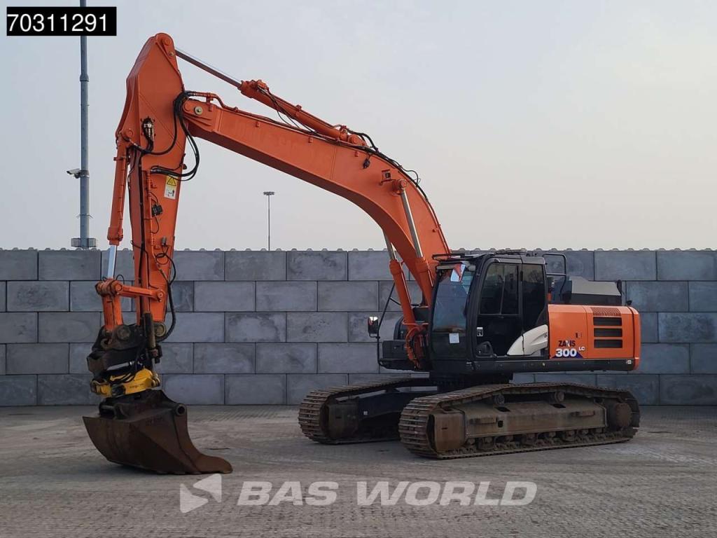 Hitachi ZX300 LC -6 Photo 2