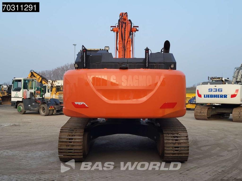 Hitachi ZX300 LC -6 Photo 5