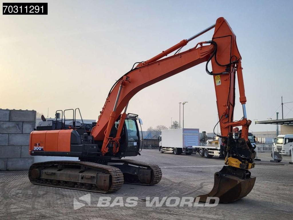 Hitachi ZX300 LC -6 Photo 7