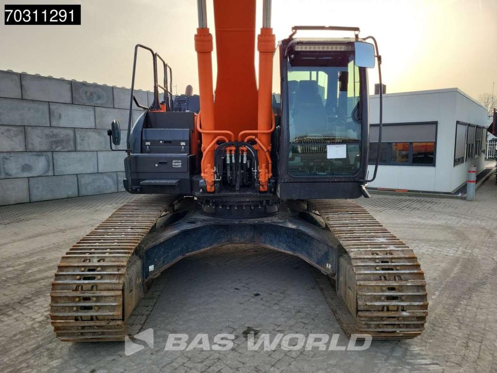Hitachi ZX300 LC -6 Photo 8