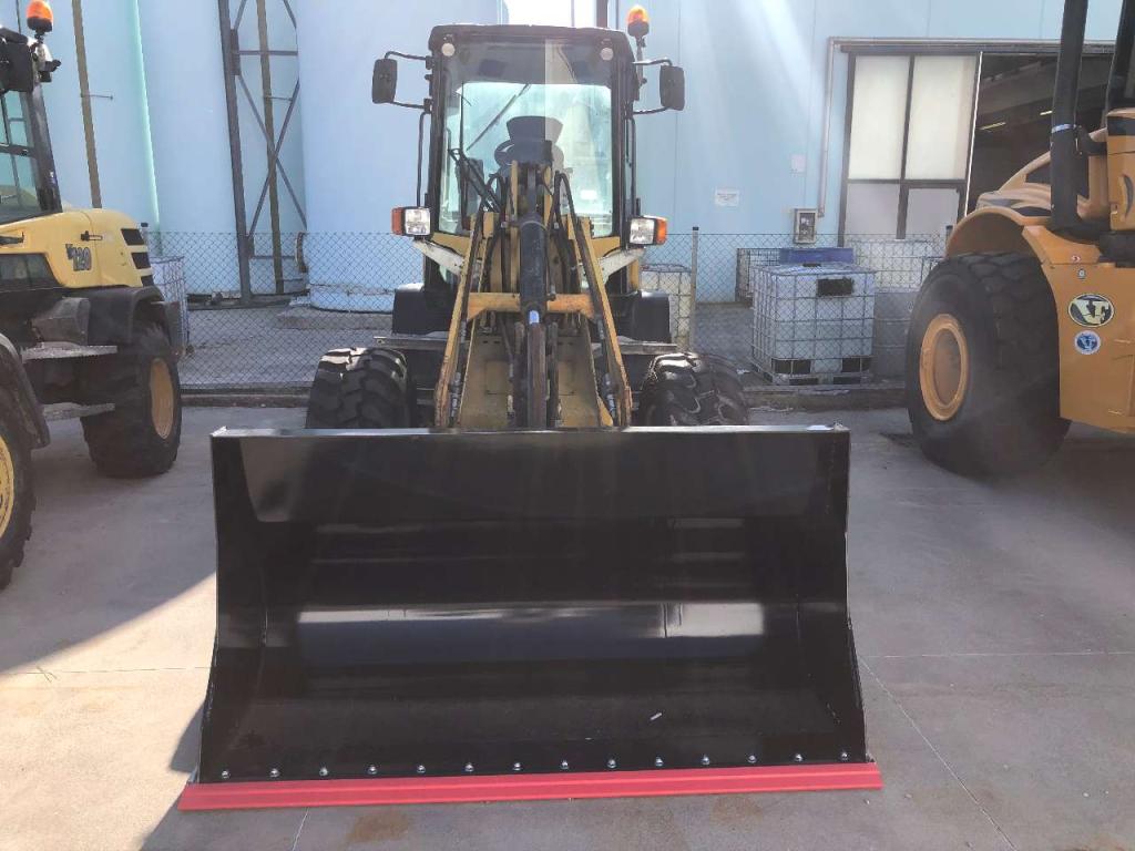 Yanmar V 100 Photo 3