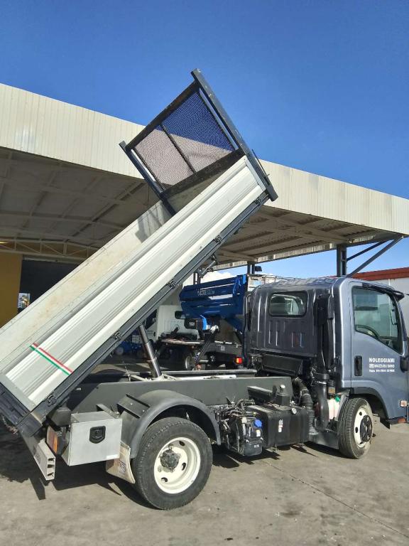 Isuzu N1R 87A Photo 5