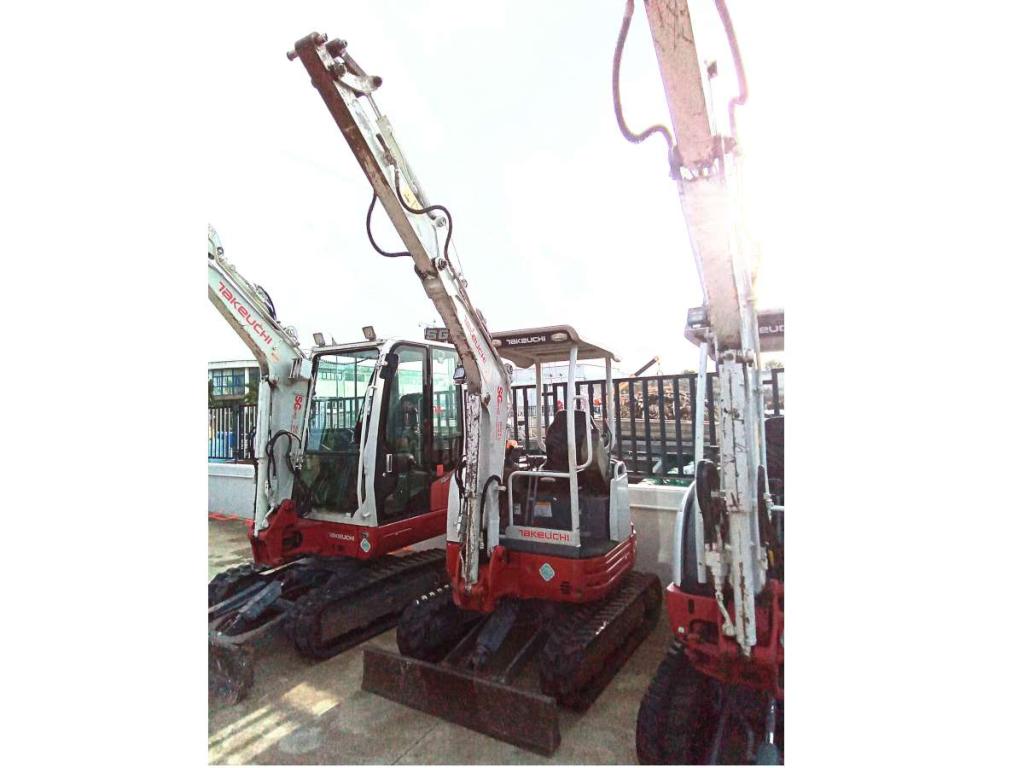 Takeuchi TB23R Photo 1