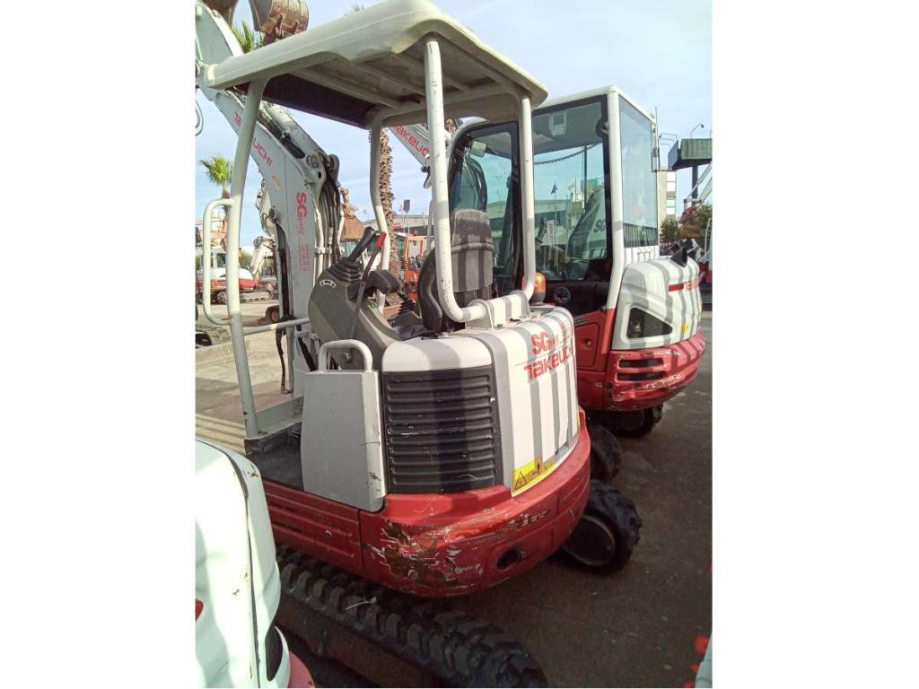 Takeuchi TB23R Photo 3
