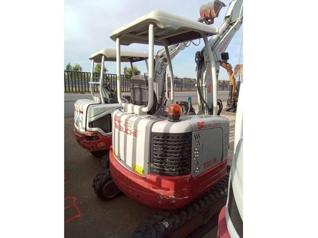 Takeuchi TB23R Photo 4