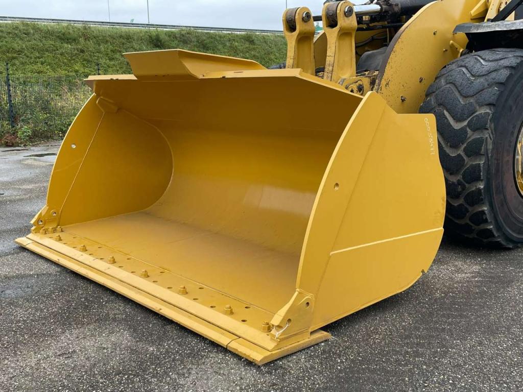 Caterpillar 980M | New Bucket Photo 11
