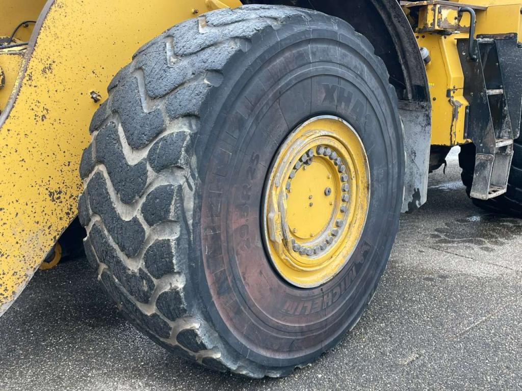 Caterpillar 980M | New Bucket Photo 12