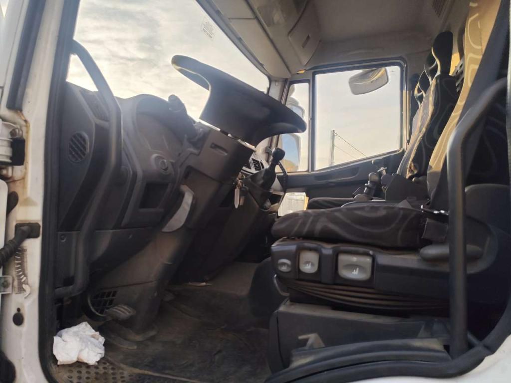 Iveco EUROCARGO 160E25K Photo 17