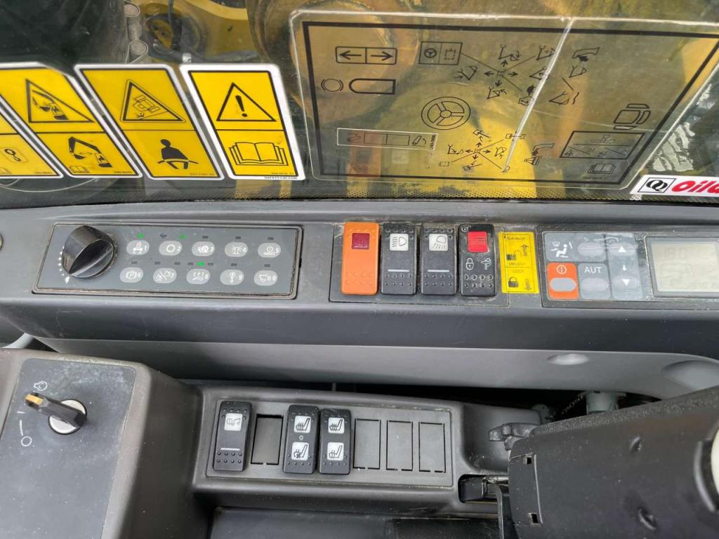 Caterpillar M322D Photo 22