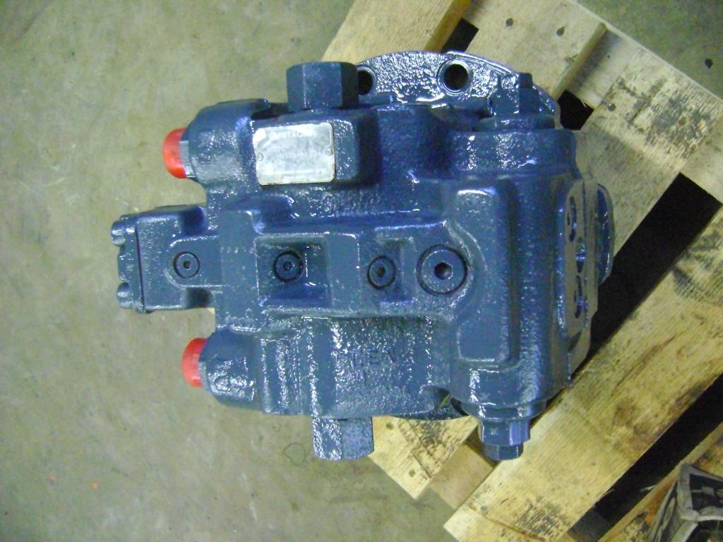 Track motor for Fiat Hitachi Ex 215 Photo 2