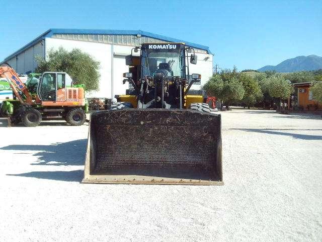 Komatsu WA250-5 Photo 6