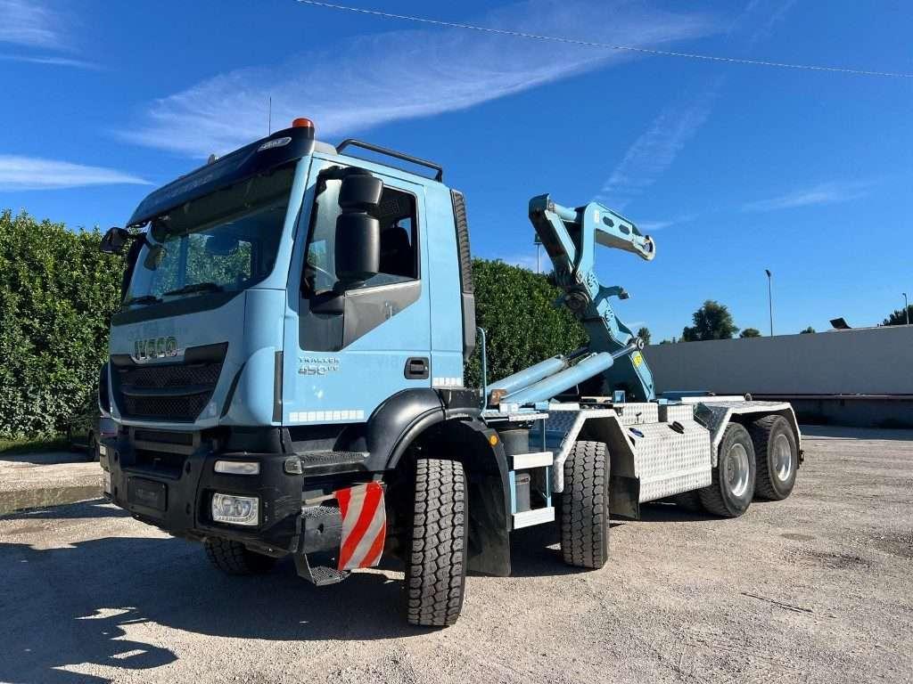 Iveco TRAKKER 450 SCARRABILE Photo 1