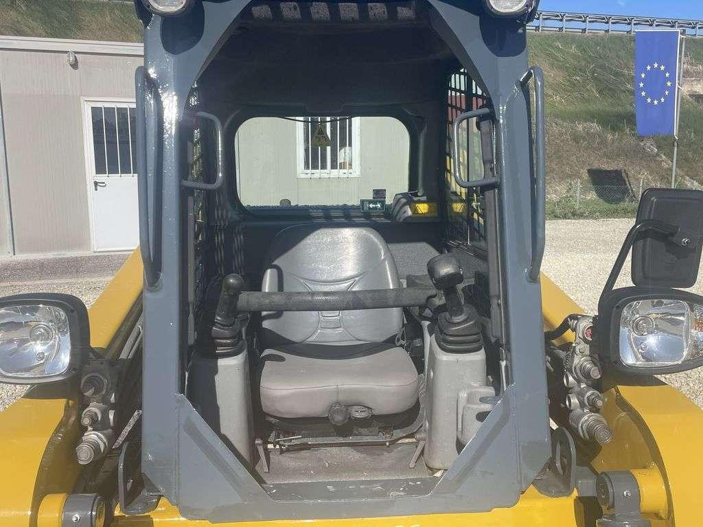 Gehl R260 Photo 5