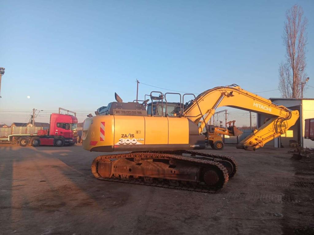 Hitachi ZX300LCN-6 Photo 4