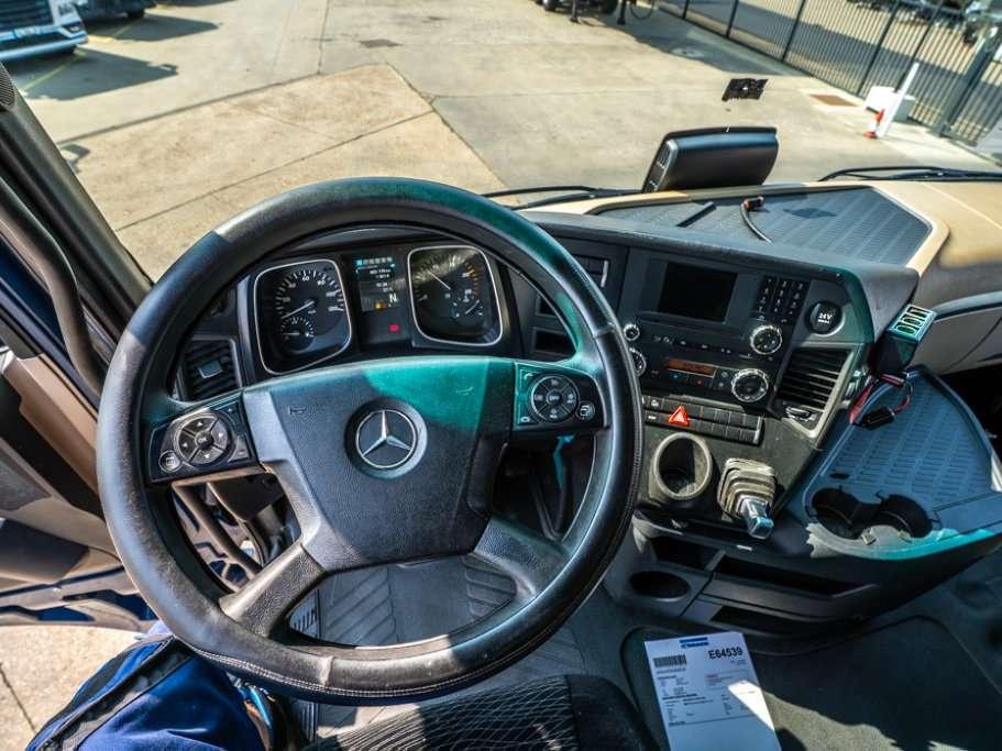 Mercedes-Benz ACTROS 1846 LS Photo 11