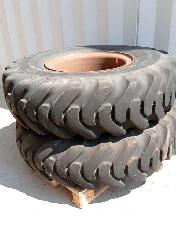 Pirelli FUORISTRADA 16.00-24 CON CERCHI Photo 4
