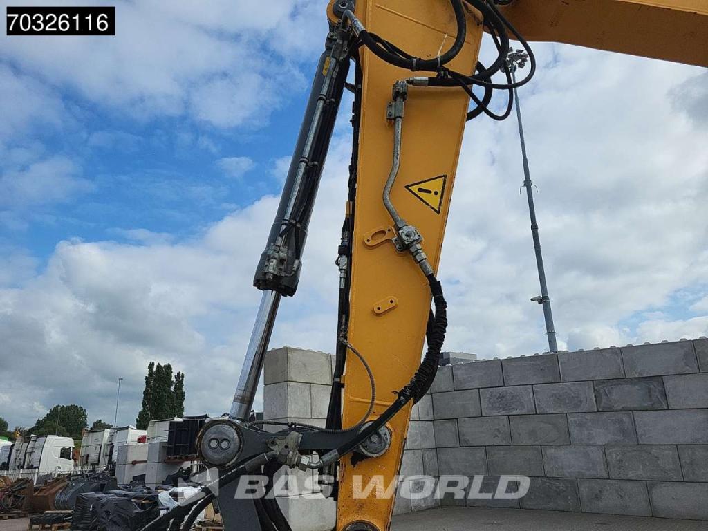 Liebherr R922 LC Photo 10